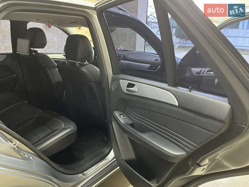 Внедорожник / Кроссовер Mercedes-Benz M-Class 2012 в Иршаве
