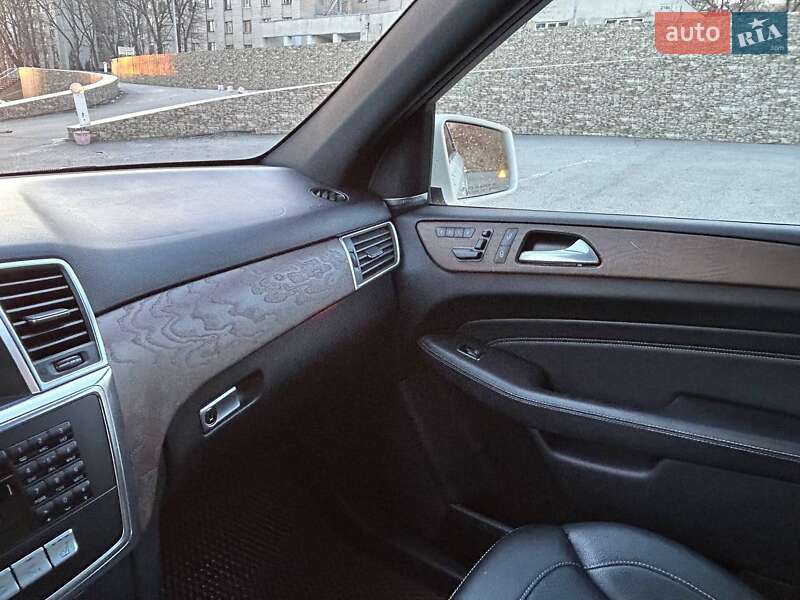 Внедорожник / Кроссовер Mercedes-Benz M-Class 2013 в Павлограде