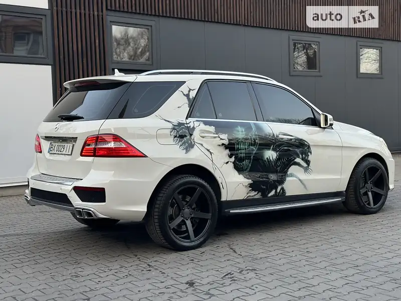 Позашляховик / Кросовер Mercedes-Benz M-Class 2013 в 