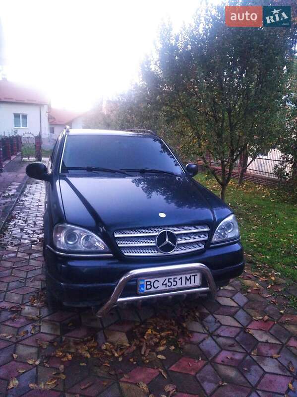 Mercedes-Benz M-Class 2000