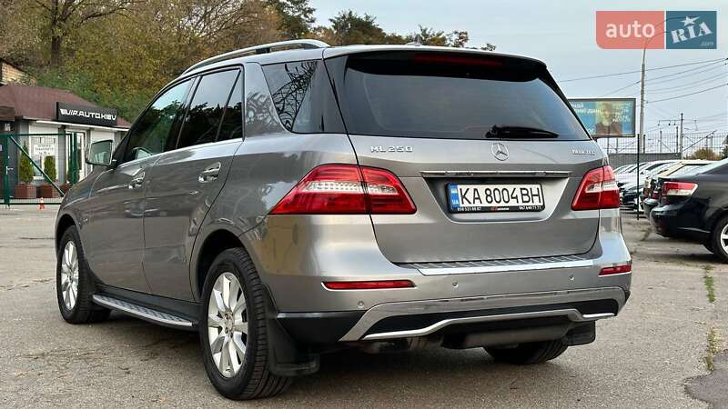 Внедорожник / Кроссовер Mercedes-Benz M-Class 2012 в Киеве