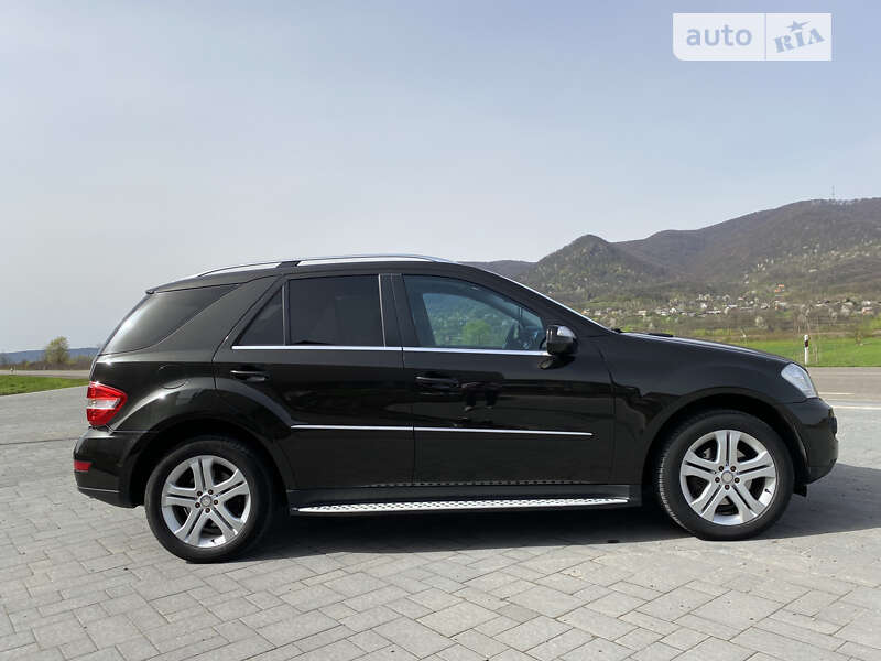 Внедорожник / Кроссовер Mercedes-Benz M-Class 2009 в Виноградове
