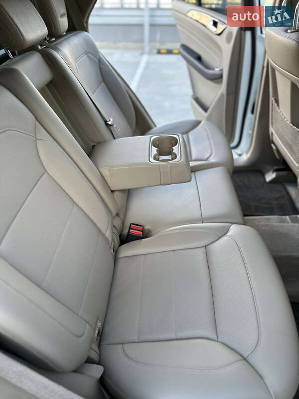 Позашляховик / Кросовер Mercedes-Benz M-Class 2014 в Києві