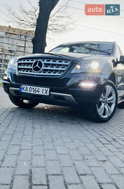 Внедорожник / Кроссовер Mercedes-Benz M-Class 2010 в Киеве