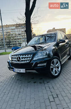Внедорожник / Кроссовер Mercedes-Benz M-Class 2010 в 