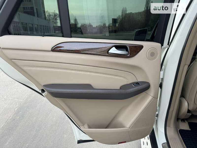 Внедорожник / Кроссовер Mercedes-Benz M-Class 2012 в Киеве