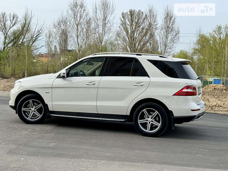 Внедорожник / Кроссовер Mercedes-Benz M-Class 2012 в Киеве