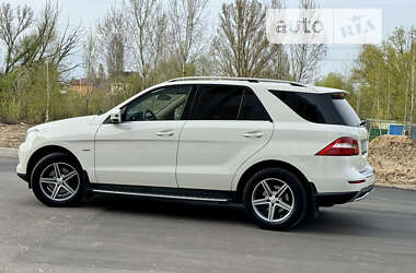 Внедорожник / Кроссовер Mercedes-Benz M-Class 2012 в 