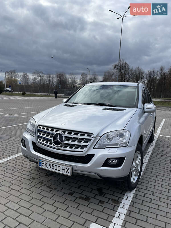 Mercedes-Benz M-Class 2009