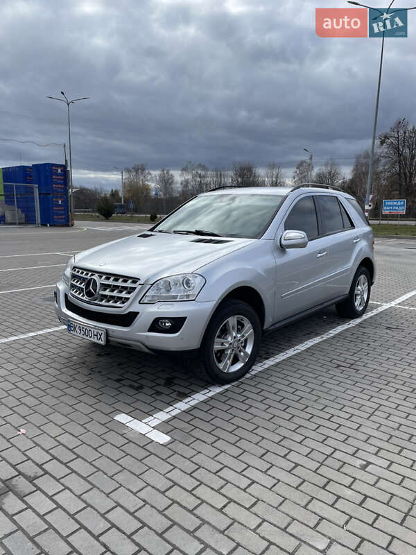 Внедорожник / Кроссовер Mercedes-Benz M-Class 2009 в Дубно