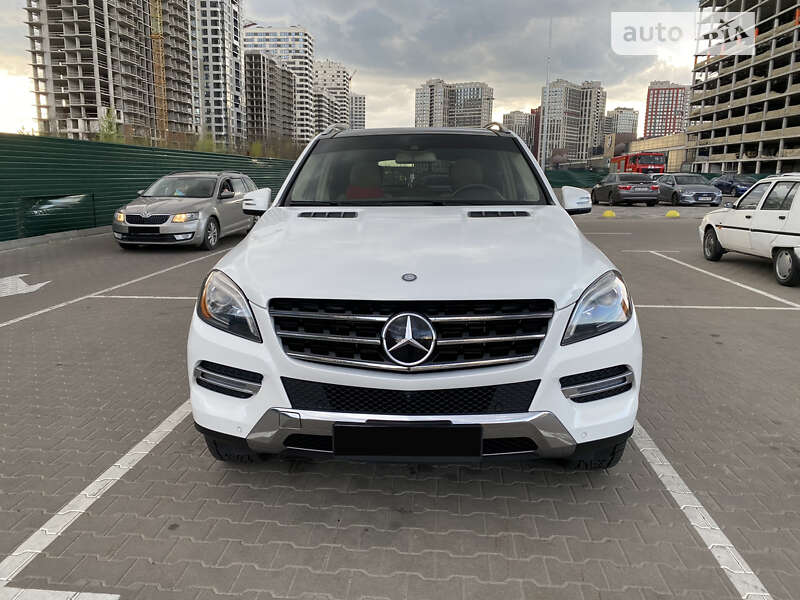Внедорожник / Кроссовер Mercedes-Benz M-Class 2015 в Киеве