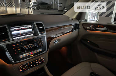 Внедорожник / Кроссовер Mercedes-Benz M-Class 2015 в 