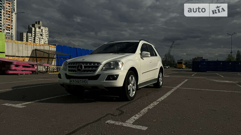 Внедорожник / Кроссовер Mercedes-Benz M-Class 2010 в Киеве