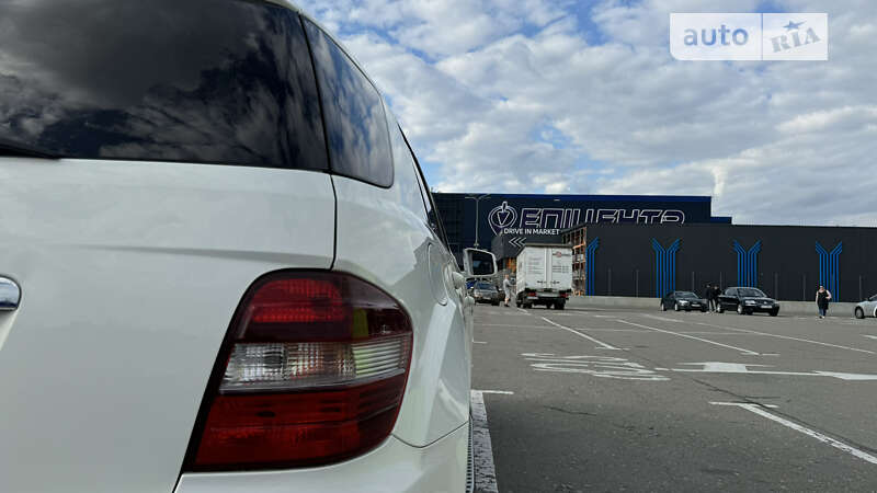 Внедорожник / Кроссовер Mercedes-Benz M-Class 2010 в Киеве