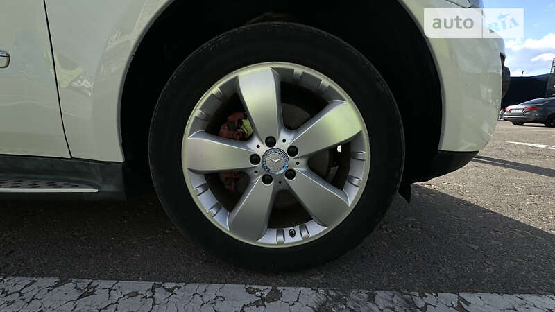 Внедорожник / Кроссовер Mercedes-Benz M-Class 2010 в Киеве