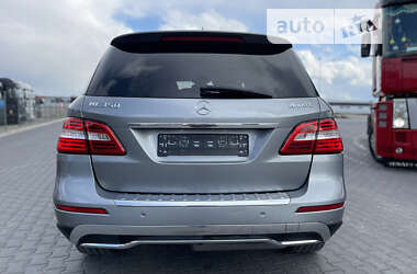 Внедорожник / Кроссовер Mercedes-Benz M-Class 2012 в Черновцах