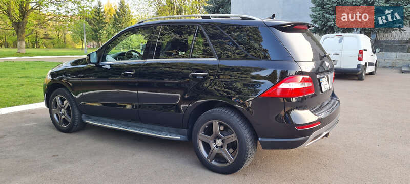 Внедорожник / Кроссовер Mercedes-Benz M-Class 2014 в Ровно