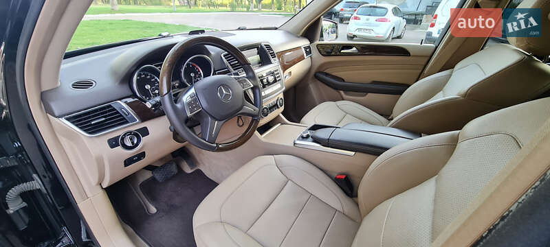 Внедорожник / Кроссовер Mercedes-Benz M-Class 2014 в Ровно