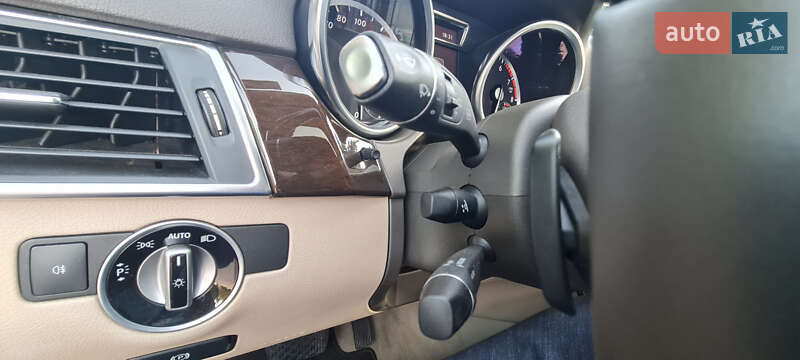 Внедорожник / Кроссовер Mercedes-Benz M-Class 2014 в Ровно