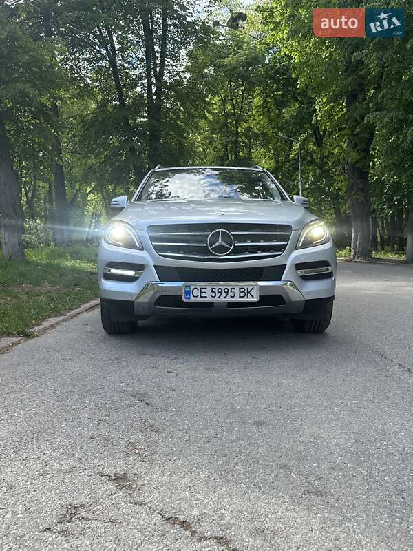 Внедорожник / Кроссовер Mercedes-Benz M-Class 2013 в Черновцах