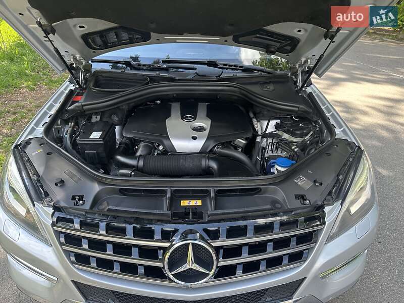 Внедорожник / Кроссовер Mercedes-Benz M-Class 2013 в Черновцах