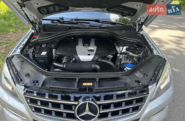 Внедорожник / Кроссовер Mercedes-Benz M-Class 2013 в Черновцах