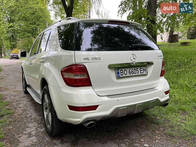 Внедорожник / Кроссовер Mercedes-Benz M-Class 2011 в Кременце