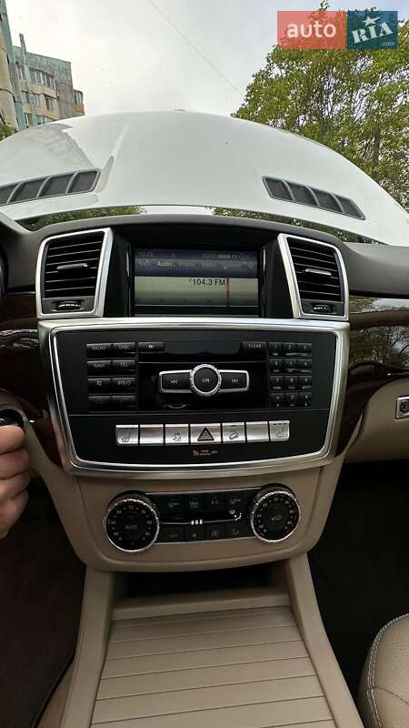 Позашляховик / Кросовер Mercedes-Benz M-Class 2013 в Одесі
