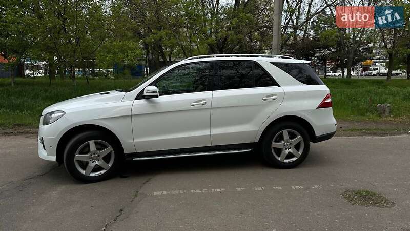 Позашляховик / Кросовер Mercedes-Benz M-Class 2013 в Одесі