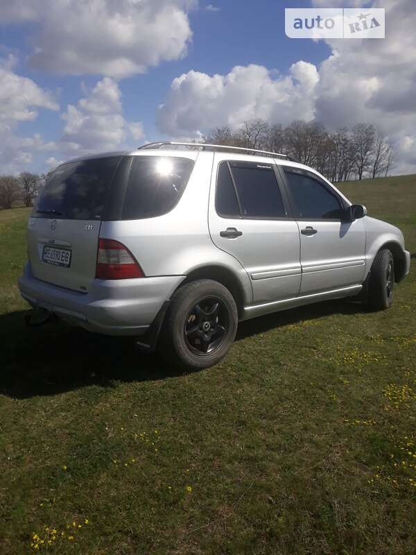 Внедорожник / Кроссовер Mercedes-Benz M-Class 2003 в Герце фото 16 Внедорожник / Кроссовер Mercedes-Benz M-Class 2003 в Герце