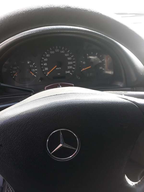 Внедорожник / Кроссовер Mercedes-Benz M-Class 2003 в Герце фото 26 Внедорожник / Кроссовер Mercedes-Benz M-Class 2003 в Герце