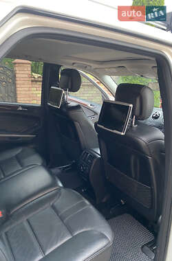 Внедорожник / Кроссовер Mercedes-Benz M-Class 2010 в Черновцах