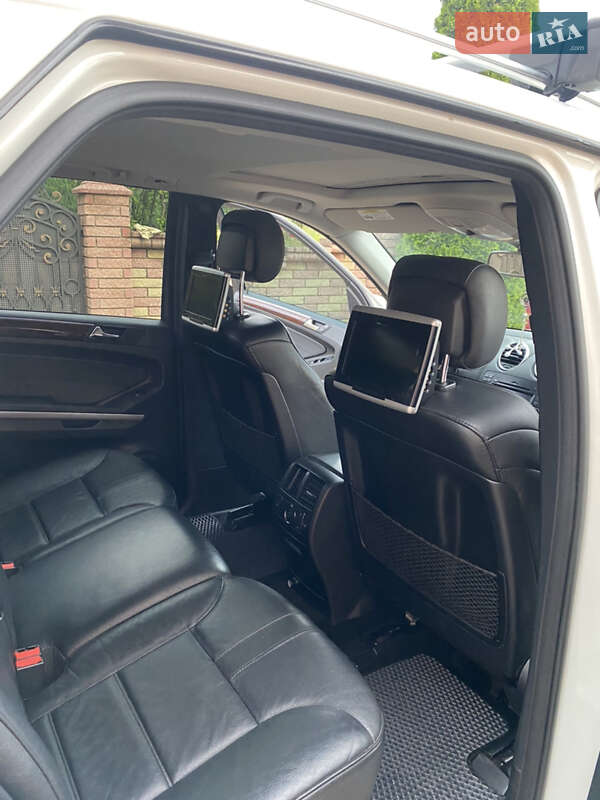 Внедорожник / Кроссовер Mercedes-Benz M-Class 2010 в Черновцах фото 10 Внедорожник / Кроссовер Mercedes-Benz M-Class 2010 в Черновцах