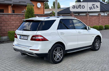 Позашляховик / Кросовер Mercedes-Benz M-Class 2012 в Рівному