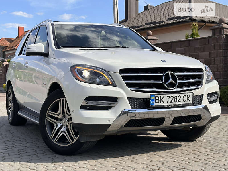 Позашляховик / Кросовер Mercedes-Benz M-Class 2012 в Рівному