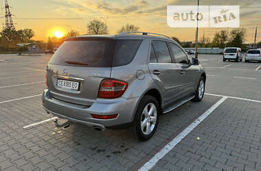 Внедорожник / Кроссовер Mercedes-Benz M-Class 2011 в Черновцах