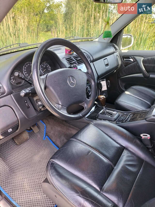Внедорожник / Кроссовер Mercedes-Benz M-Class 2003 в Вараше