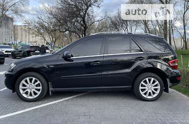 Внедорожник / Кроссовер Mercedes-Benz M-Class 2011 в Киеве