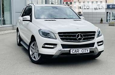 Внедорожник / Кроссовер Mercedes-Benz M-Class 2013 в Киеве