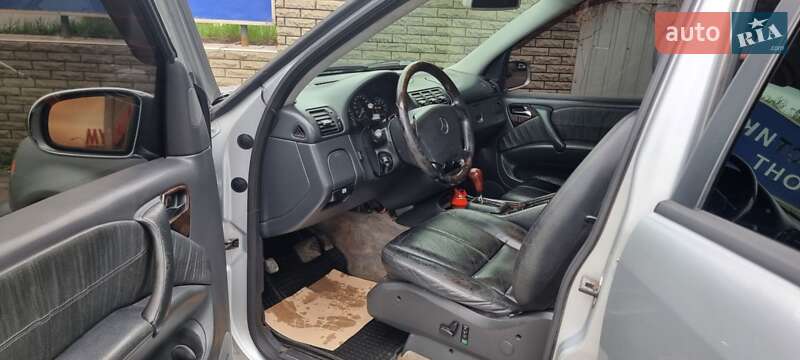 Внедорожник / Кроссовер Mercedes-Benz M-Class 2004 в Харькове