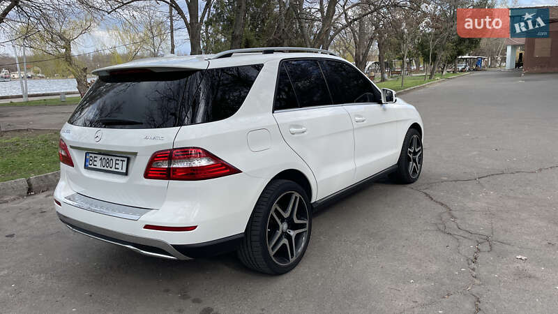 Внедорожник / Кроссовер Mercedes-Benz M-Class 2014 в Николаеве