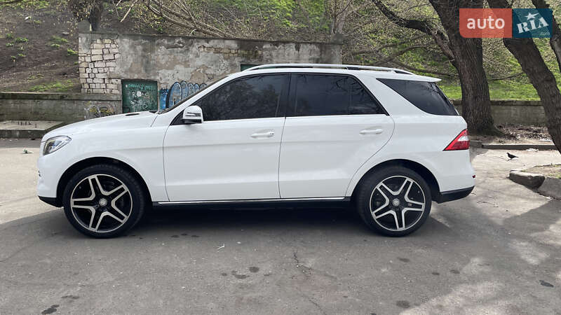 Внедорожник / Кроссовер Mercedes-Benz M-Class 2014 в Николаеве