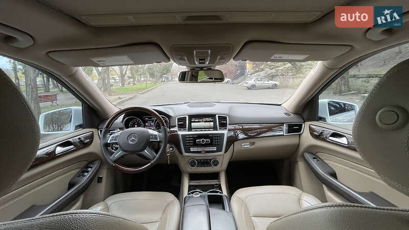 Внедорожник / Кроссовер Mercedes-Benz M-Class 2014 в Николаеве