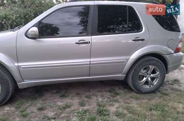 Внедорожник / Кроссовер Mercedes-Benz M-Class 2002 в 