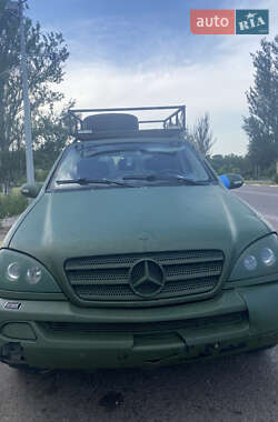 Внедорожник / Кроссовер Mercedes-Benz M-Class 2002 в 