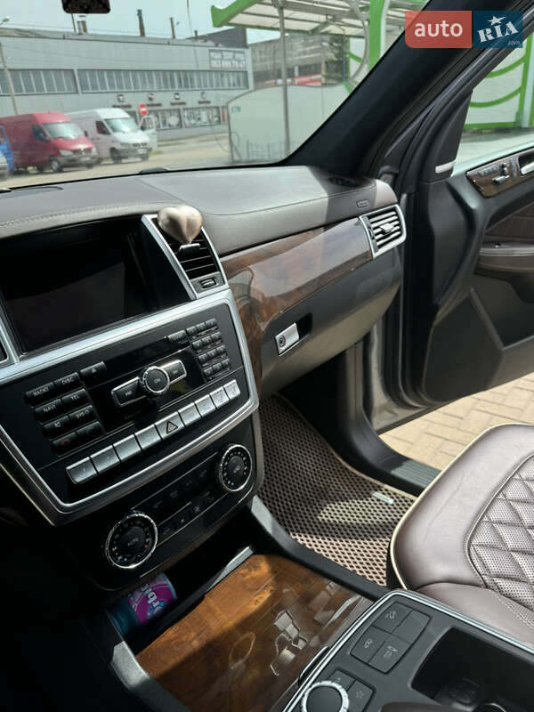 Внедорожник / Кроссовер Mercedes-Benz M-Class 2015 в Хмельницком