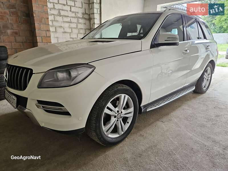 Внедорожник / Кроссовер Mercedes-Benz M-Class 2012 в Черновцах