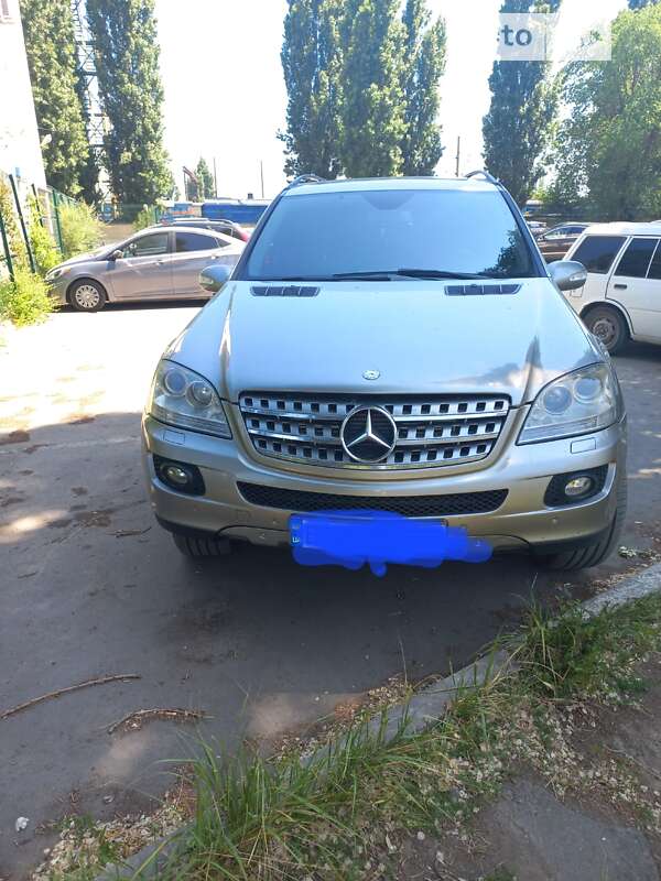 Mercedes-Benz M-Class 2006