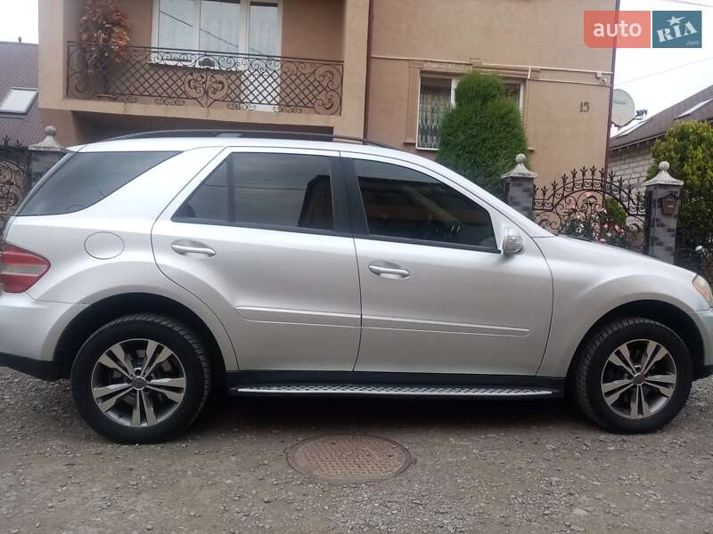 Внедорожник / Кроссовер Mercedes-Benz M-Class 2006 в Хусте