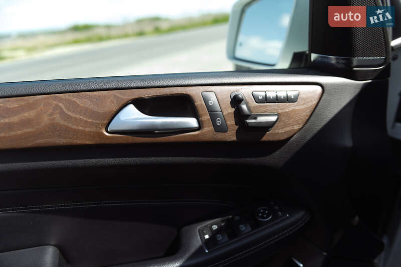 Внедорожник / Кроссовер Mercedes-Benz M-Class 2011 в Тернополе
